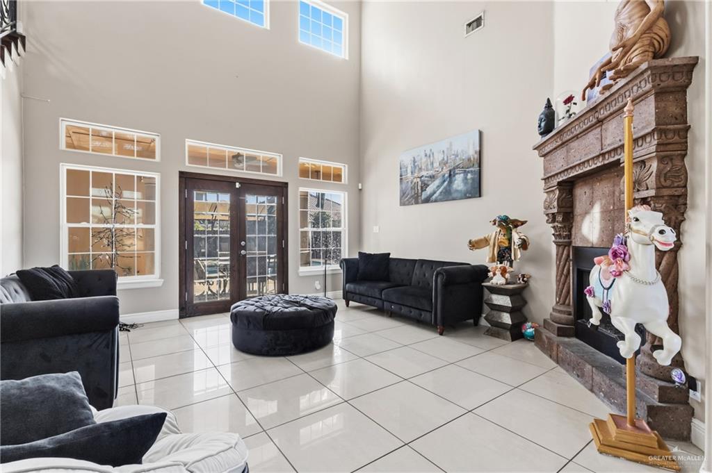 Photo 2 of 212 Zenaida Avenue
