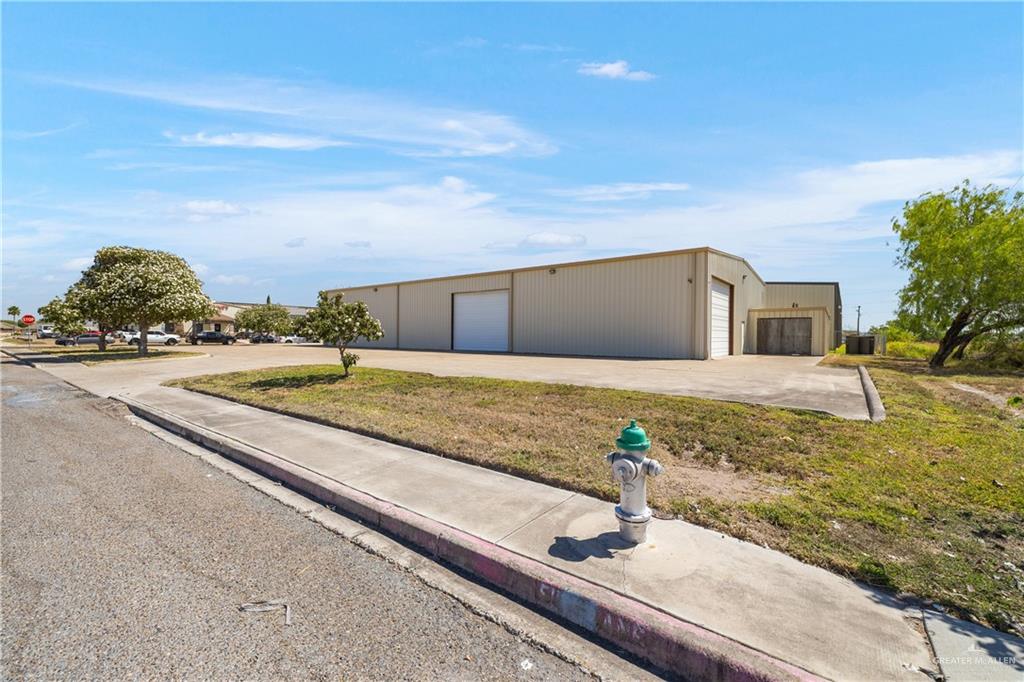 Photo 3 of 1709 Mozelle Drive