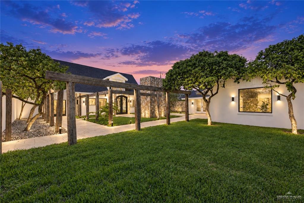 Photo 38 of 12303 Lakeview Drive #A