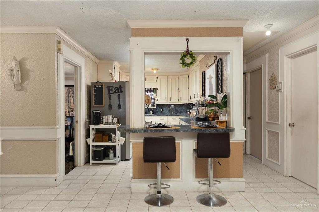 Photo 6 of 1069 Paisano Street