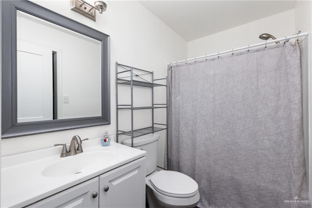 Photo 12 of 206 Salazar Street