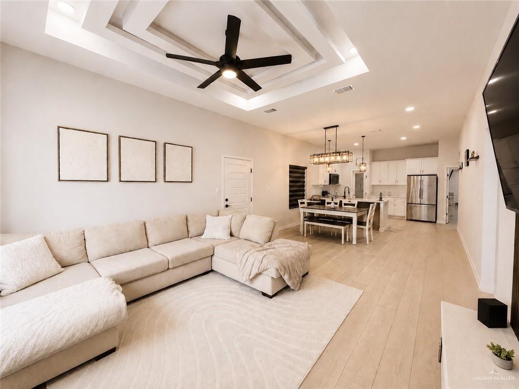 Photo 6 of 3505 Diamondhead Avenue