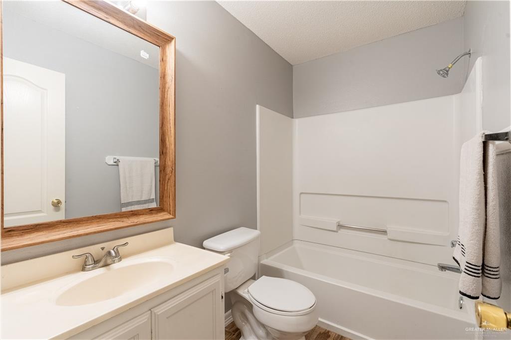 Photo 11 of 3100 Princeton Avenue