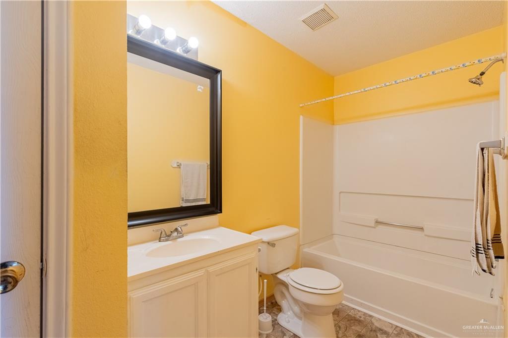 Photo 14 of 3100 Princeton Avenue