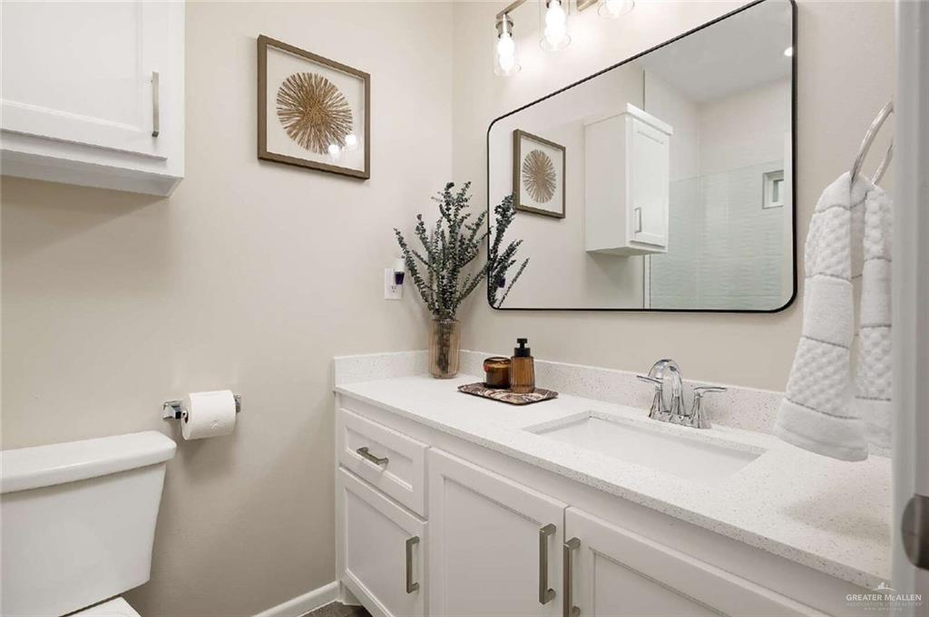 Photo 11 of 2705 Hayes Avenue #1