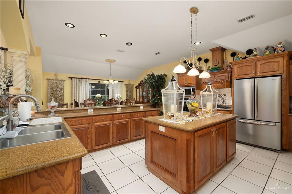Photo 6 of 405 Anaqua Drive