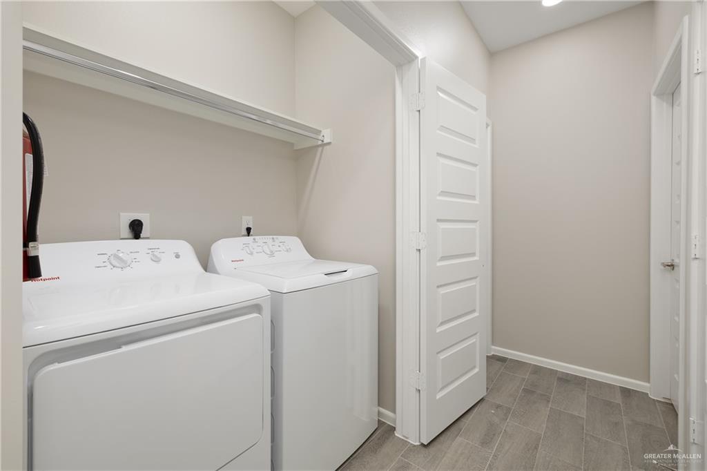 Photo 9 of 2612 Hayes Avenue
