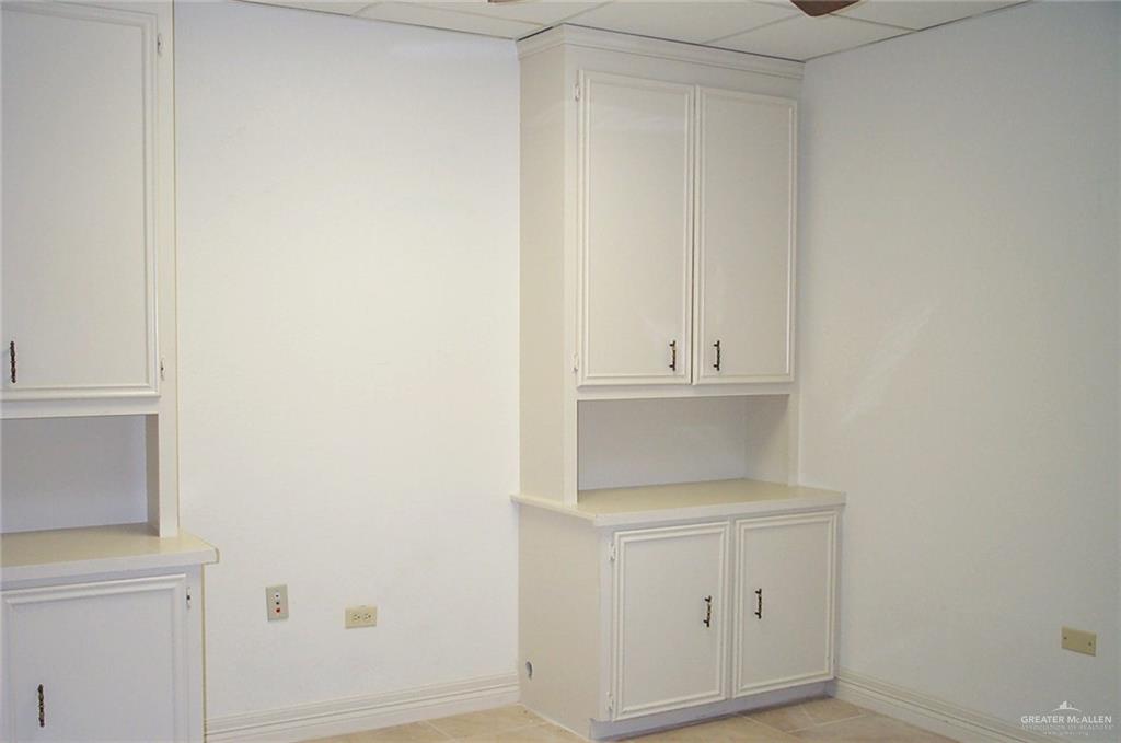 Photo 10 of 520 Pecan Boulevard