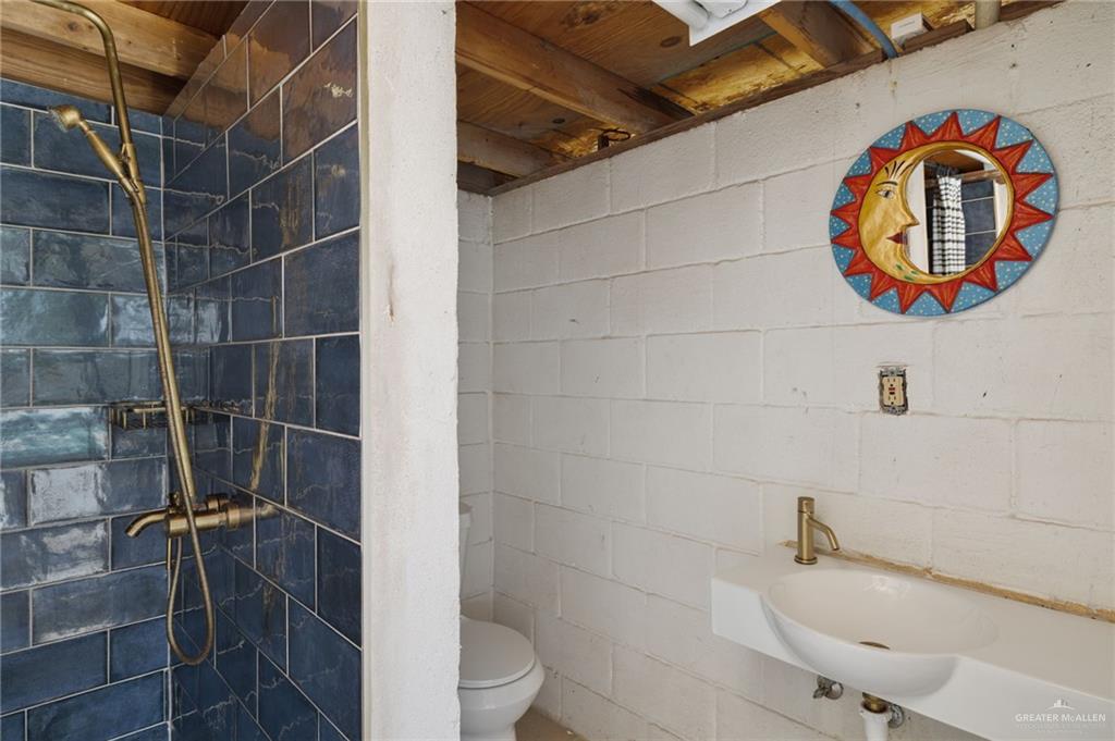 Photo 20 of 204 Iris Avenue