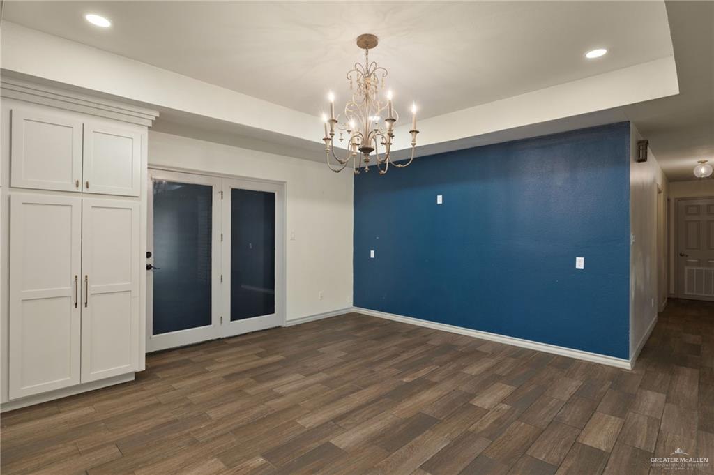 Photo 7 of 204 Iris Avenue