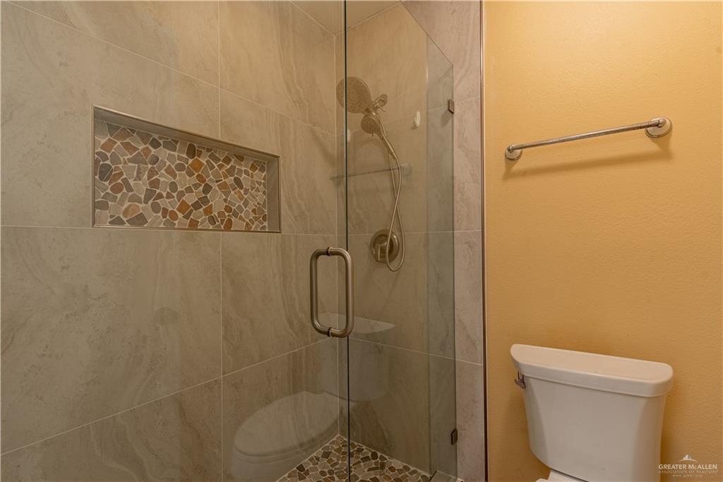 Photo 14 of 407 Country Club Drive