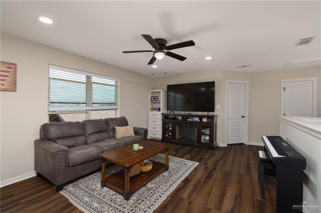 Photo 11 of 14716 Brazos Circle