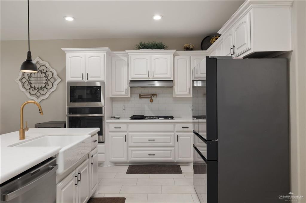 Photo 8 of 14716 Brazos Circle