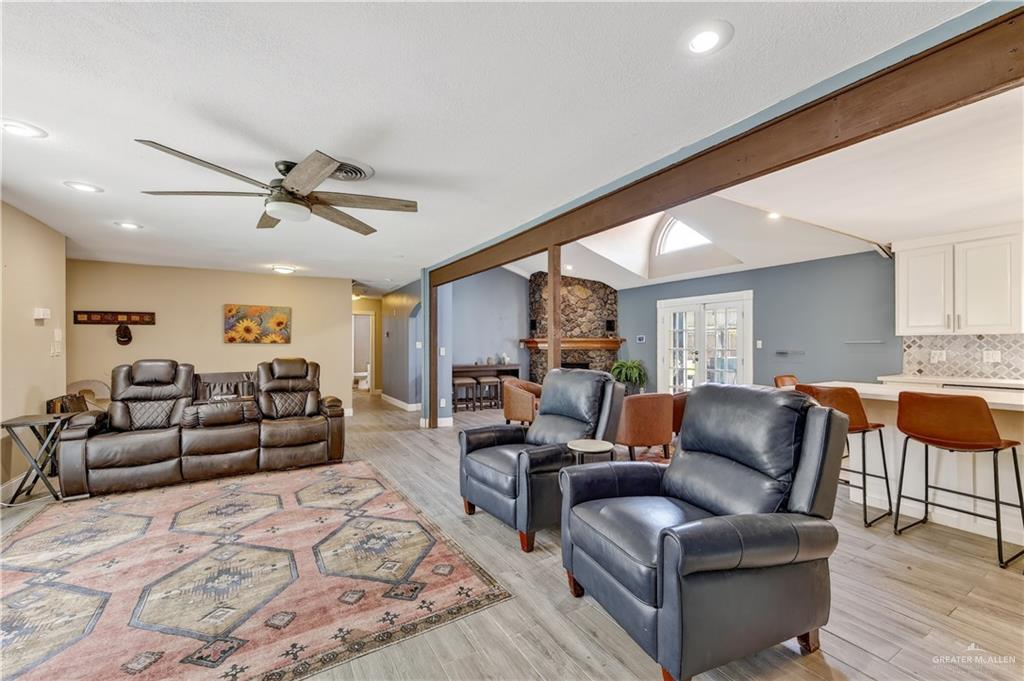Photo 16 of 100 Whitewing Avenue