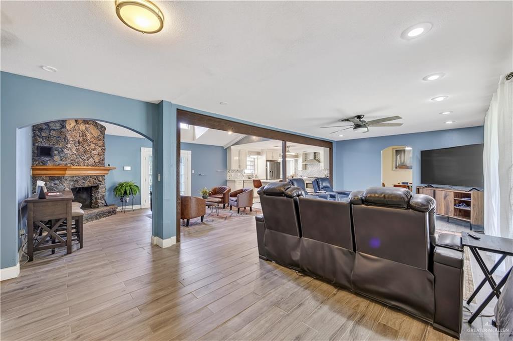 Photo 9 of 100 Whitewing Avenue