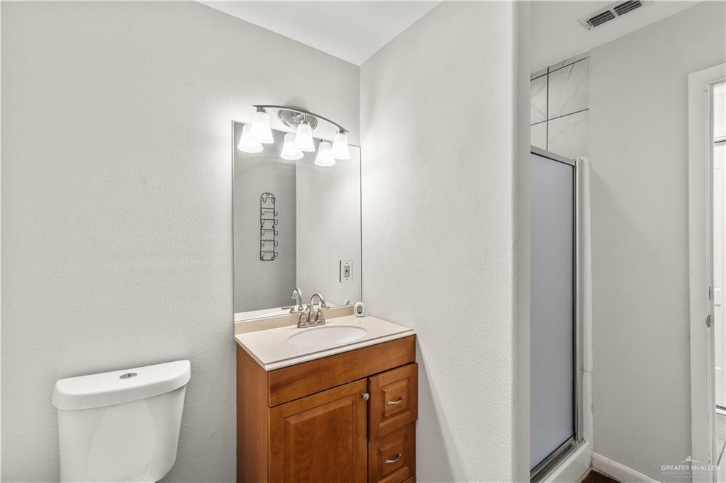 Photo 11 of 1009 Ash Drive