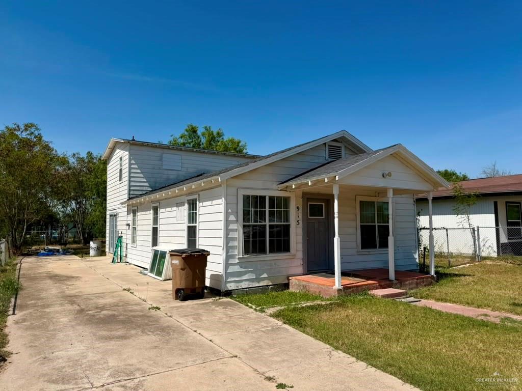 Photo 1 of 915 Schunior Street, Edinburg