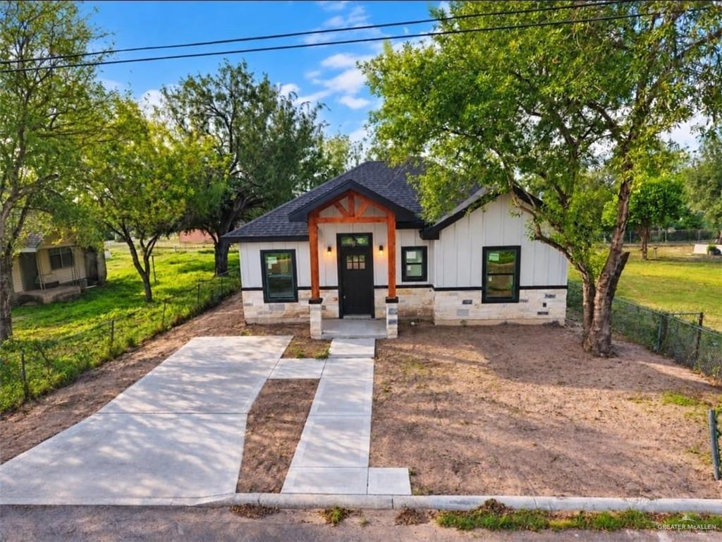 Photo 2 of 1108 Matamoros Street