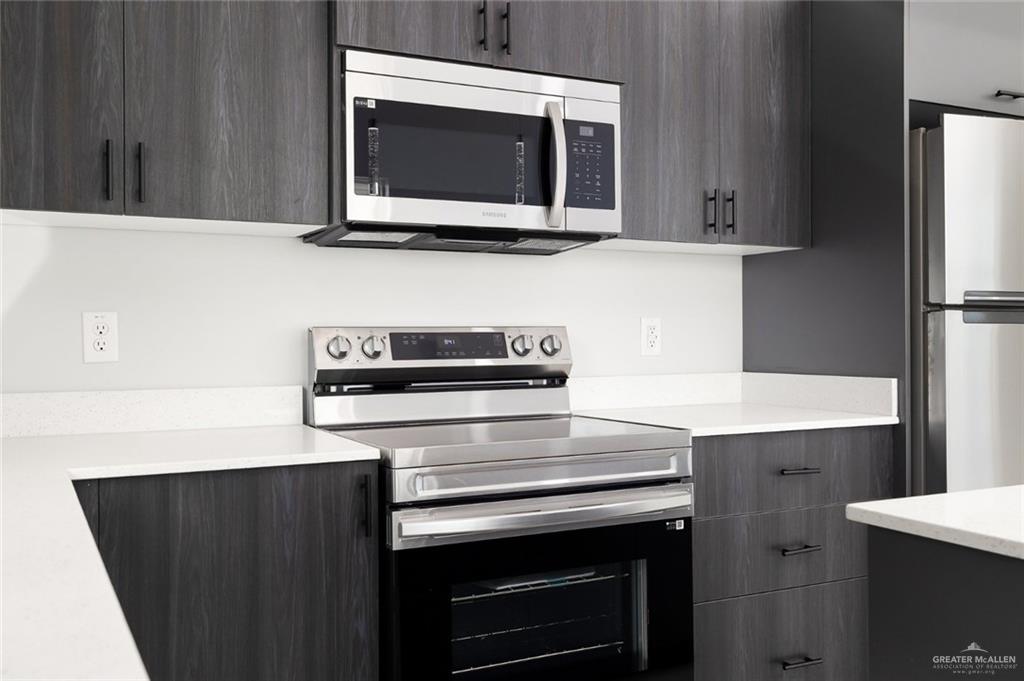 Photo 6 of 1007 Woodson Avenue #4