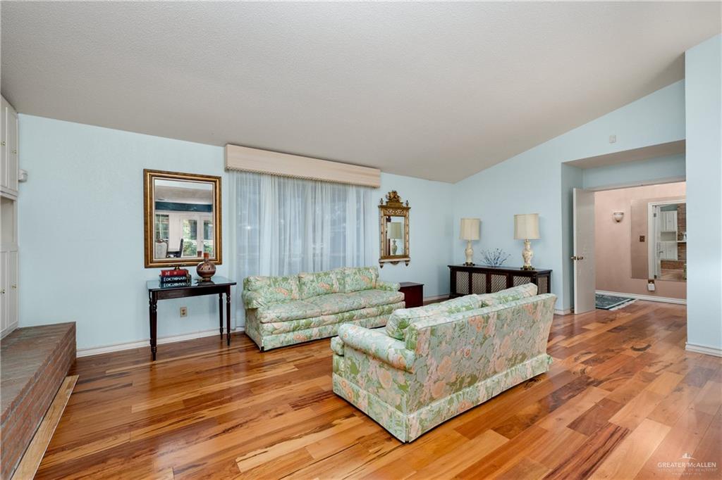 Photo 6 of 1401 Larkspur Avenue