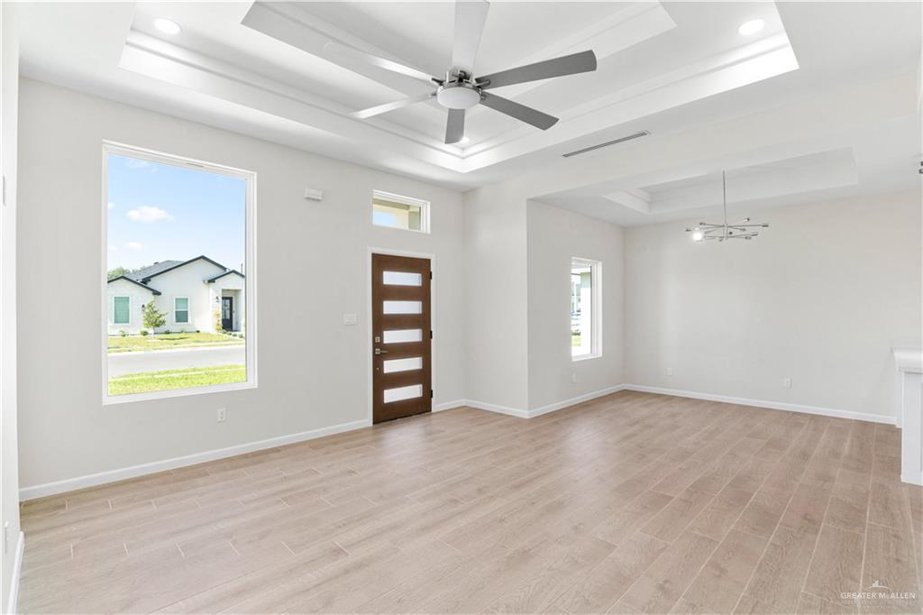 Photo 4 of 1204 Boxwood Avenue