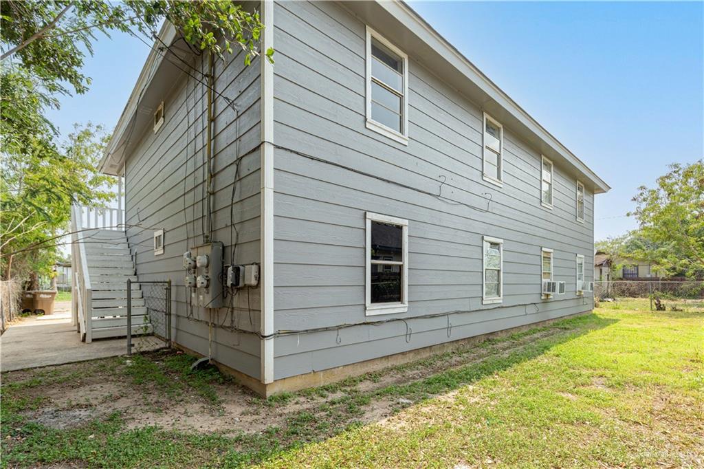 Photo 15 of 2110 De Leon Avenue