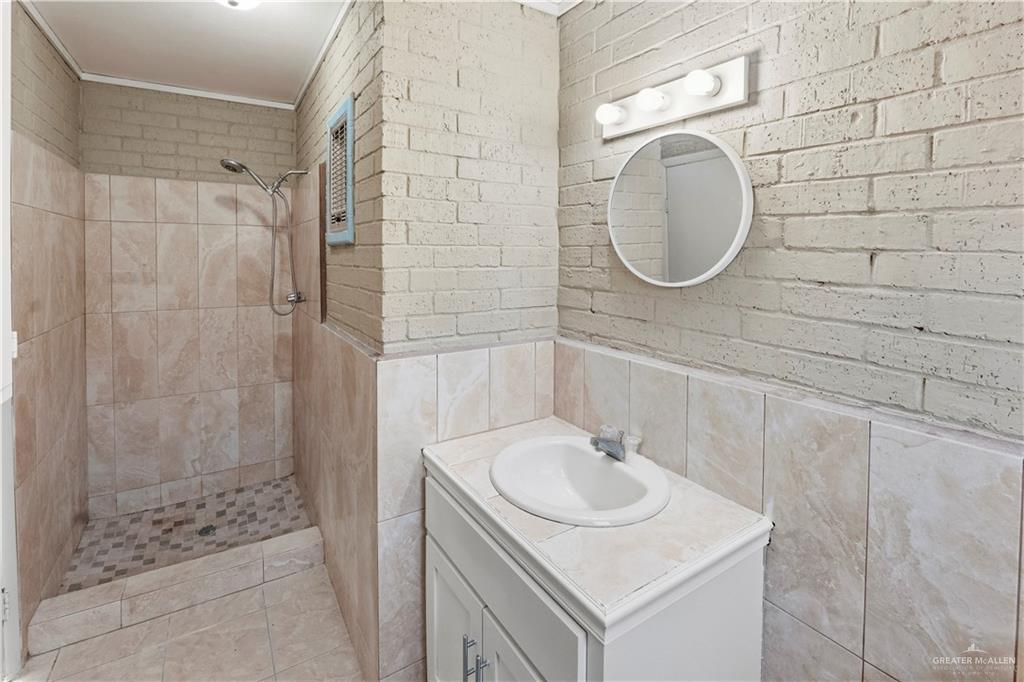 Photo 11 of 307 Cox Street