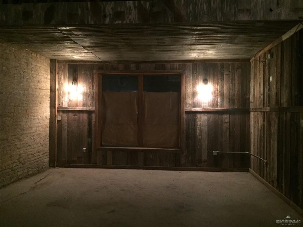 Photo 18 of 221 Kleberg Avenue
