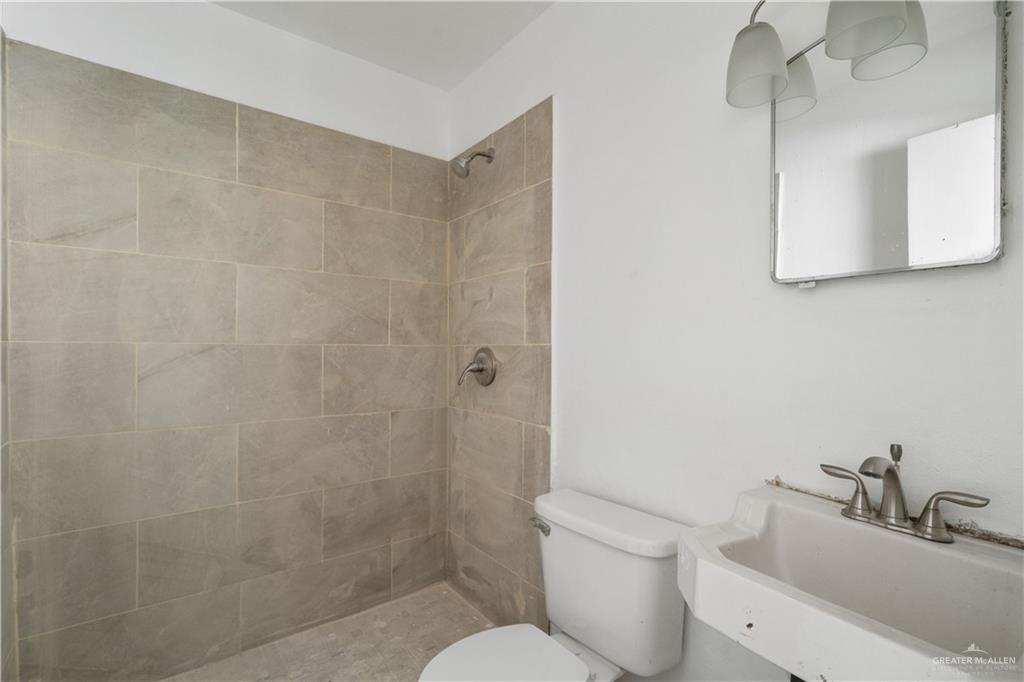 Photo 7 of 733 Esperanza Street