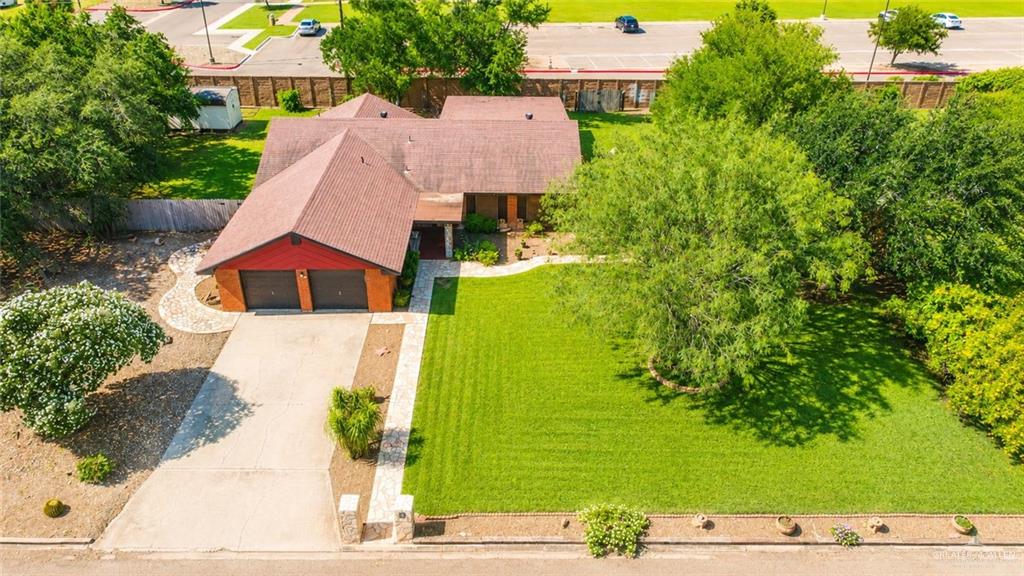 Photo 4 of 1620 Dulcinea Avenue