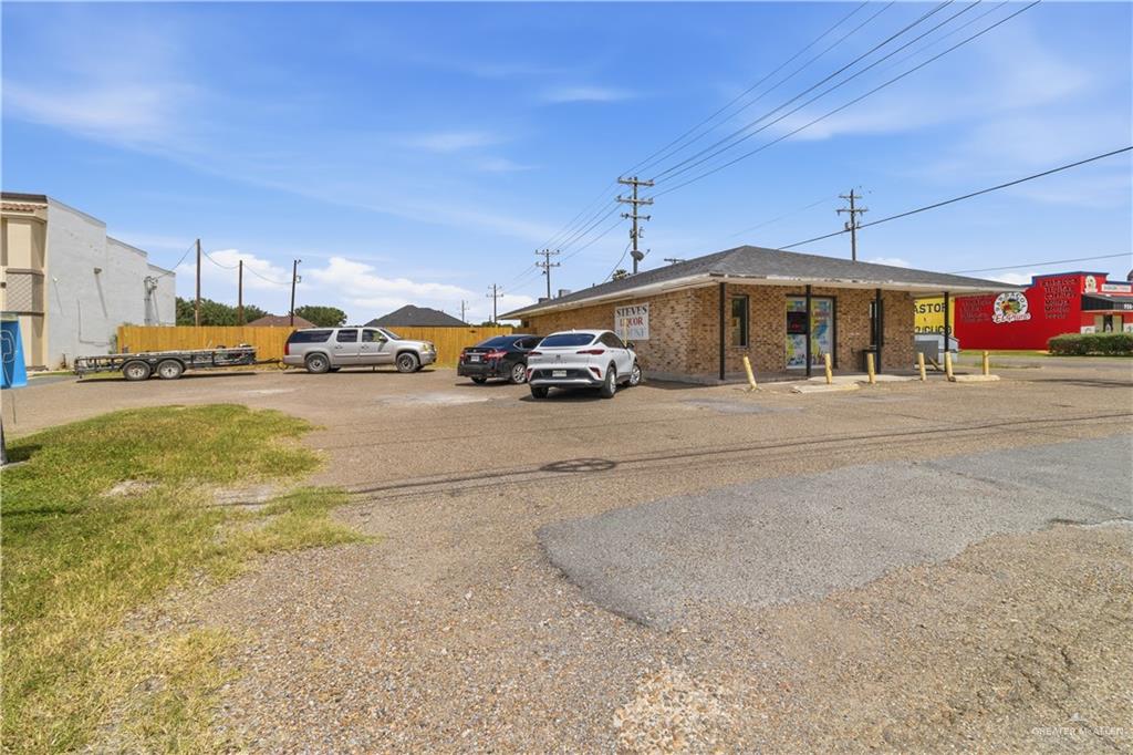 Photo 13 of 2101 Raul Longoria Road
