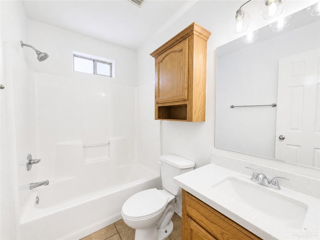 Photo 7 of 1523 Oasis Avenue #4