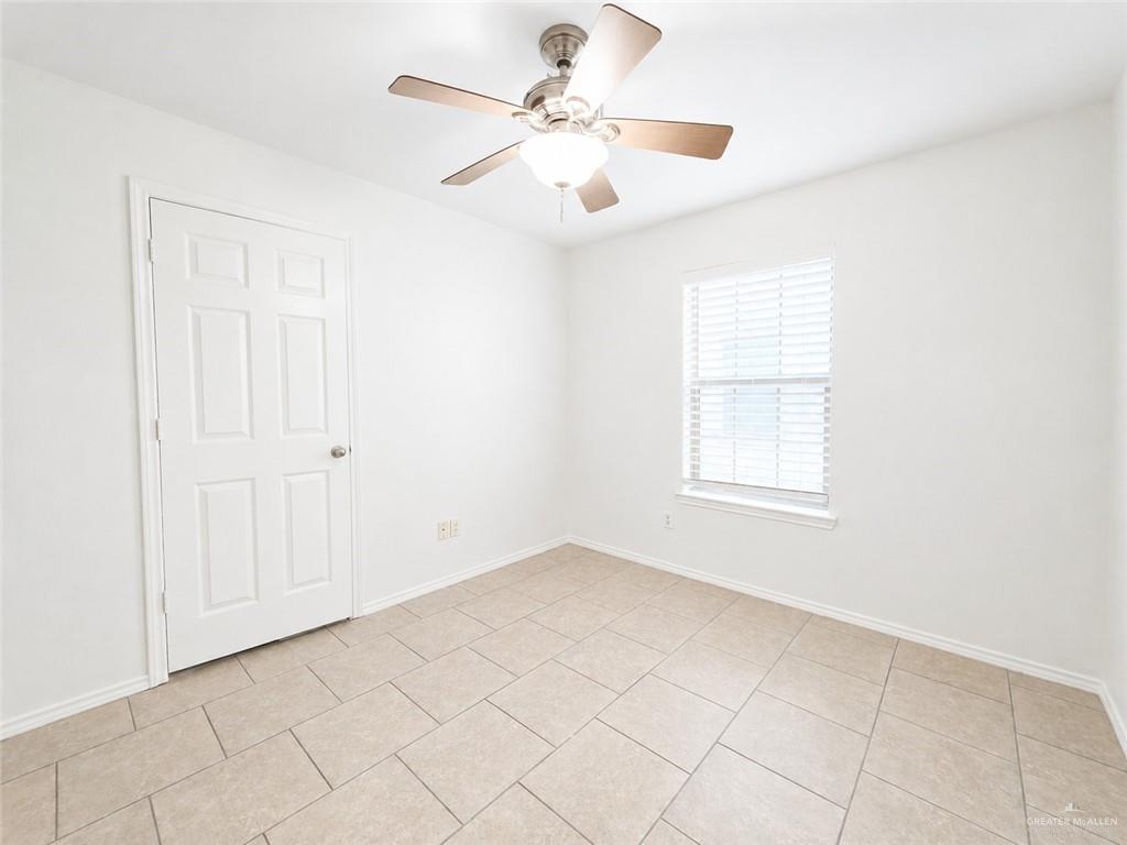 Photo 9 of 1523 Oasis Avenue #4
