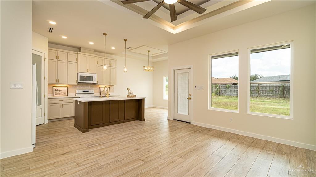 Photo 3 of 2820 Alyna Avenue