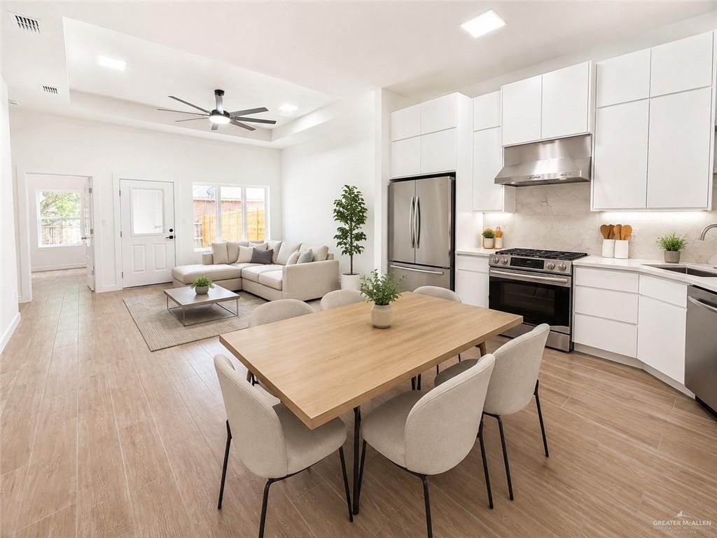 Photo 2 of 715 25th Street