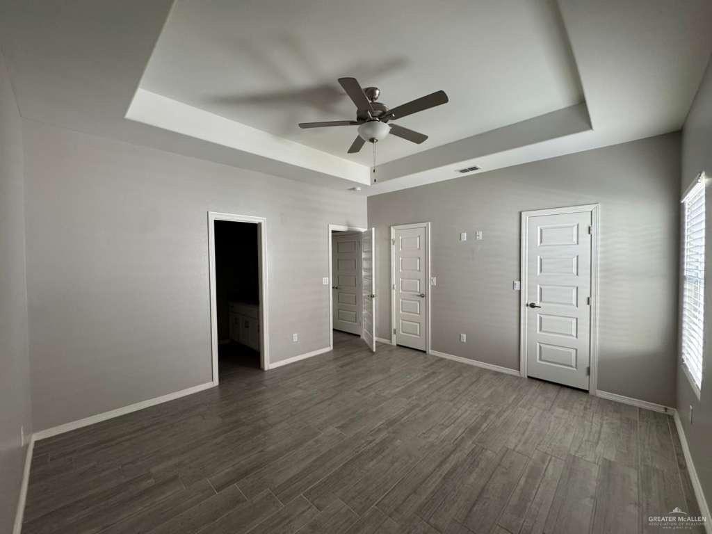 Photo 4 of 5007 Winona Drive