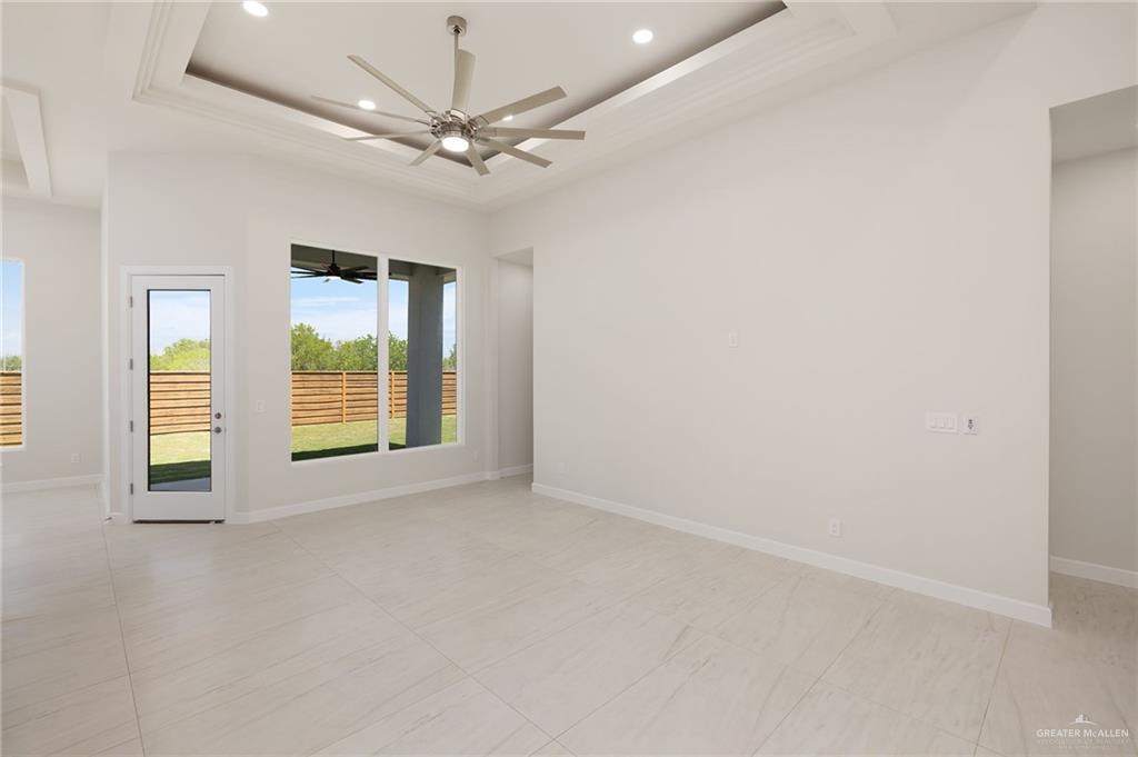 Photo 4 of 3705 Noronha Drive