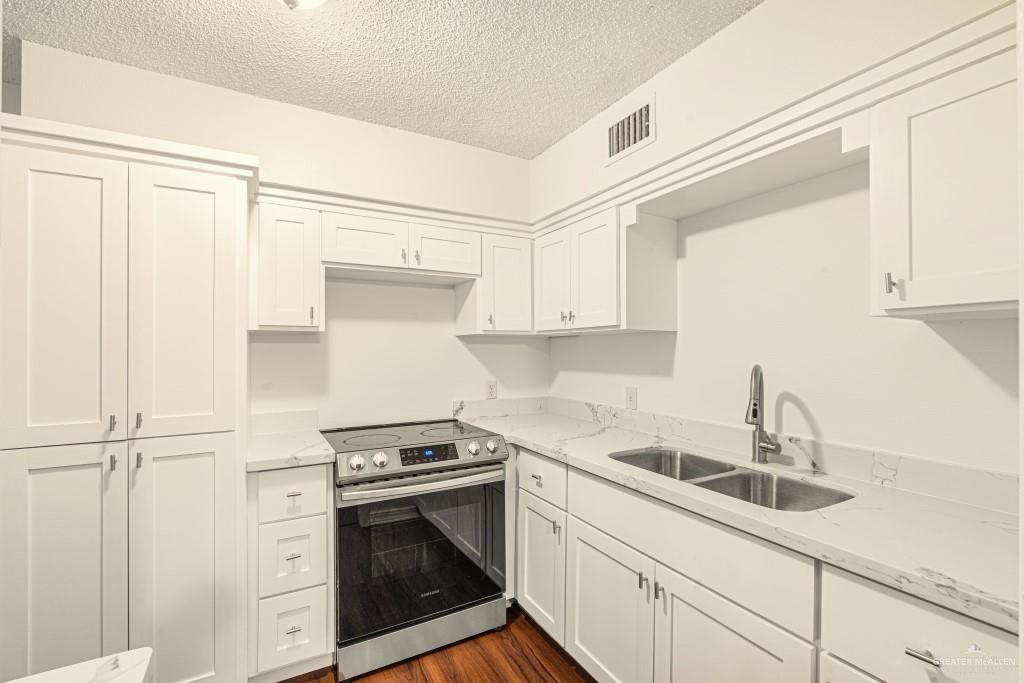 Photo 4 of 1600 Bridge Avenue #206