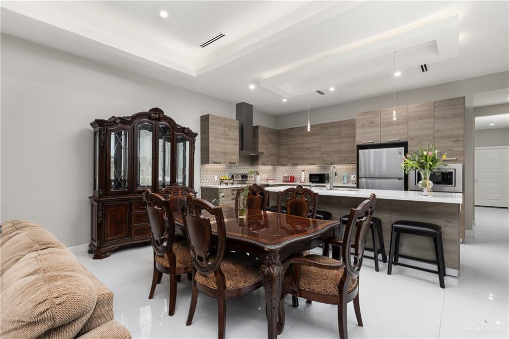 Photo 4 of 5816 Pelican Avenue