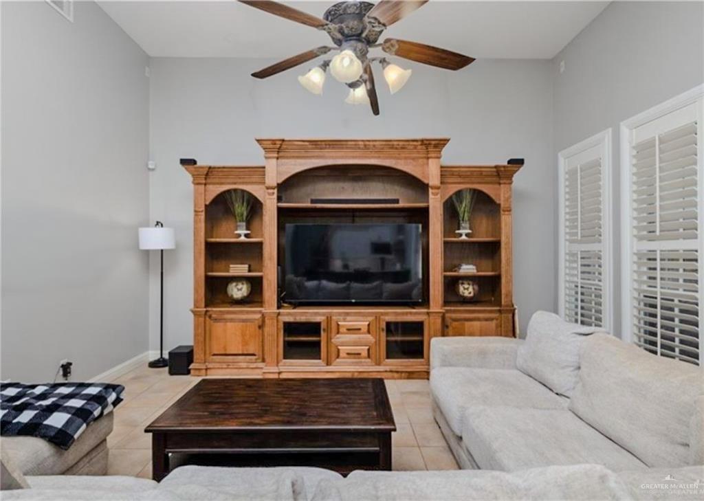 Photo 6 of 2513 Kings Drive