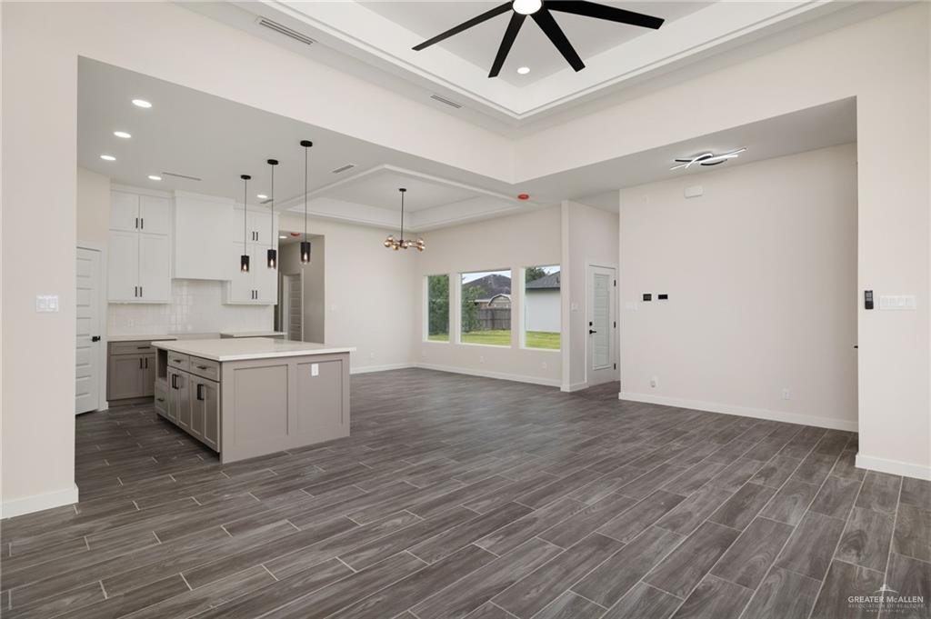 Photo 5 of 2907 Dhalia Drive