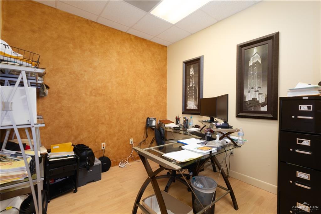 Photo 8 of 2721 Fountain Plaza Boulevard #Suite A