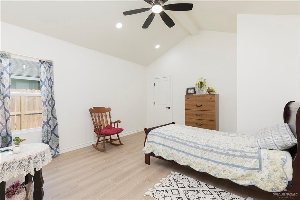 Photo 11 of 621 Tower Oak Drive