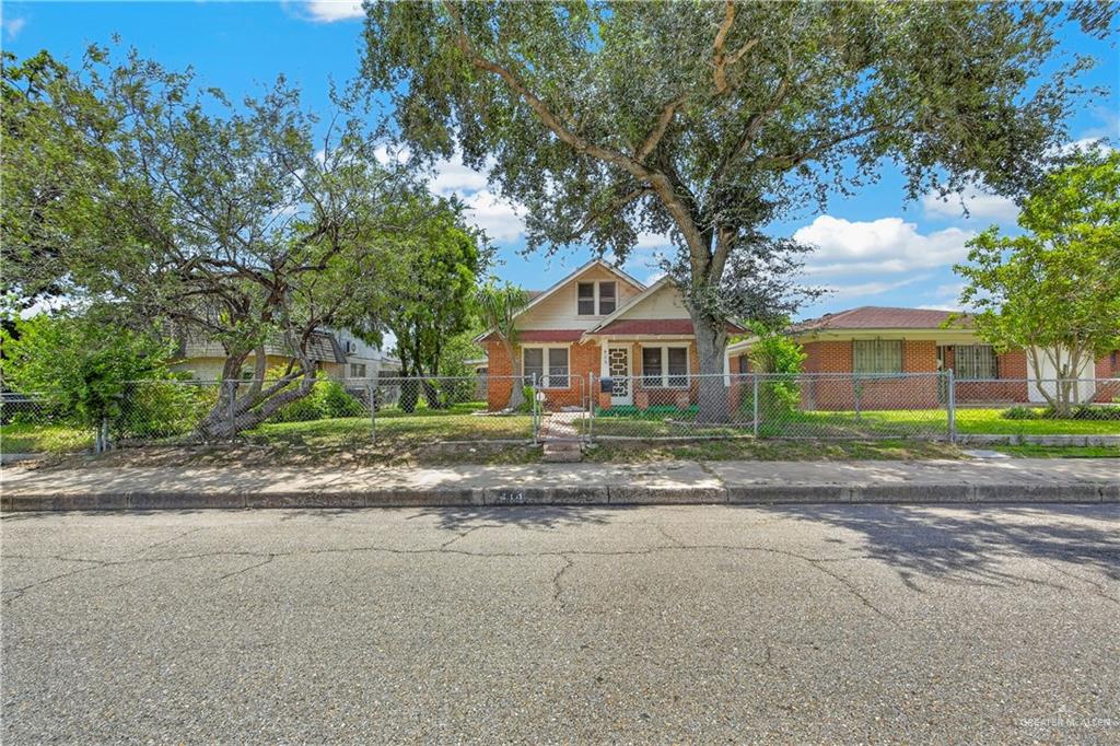 Photo 3 of 415 Doherty Avenue