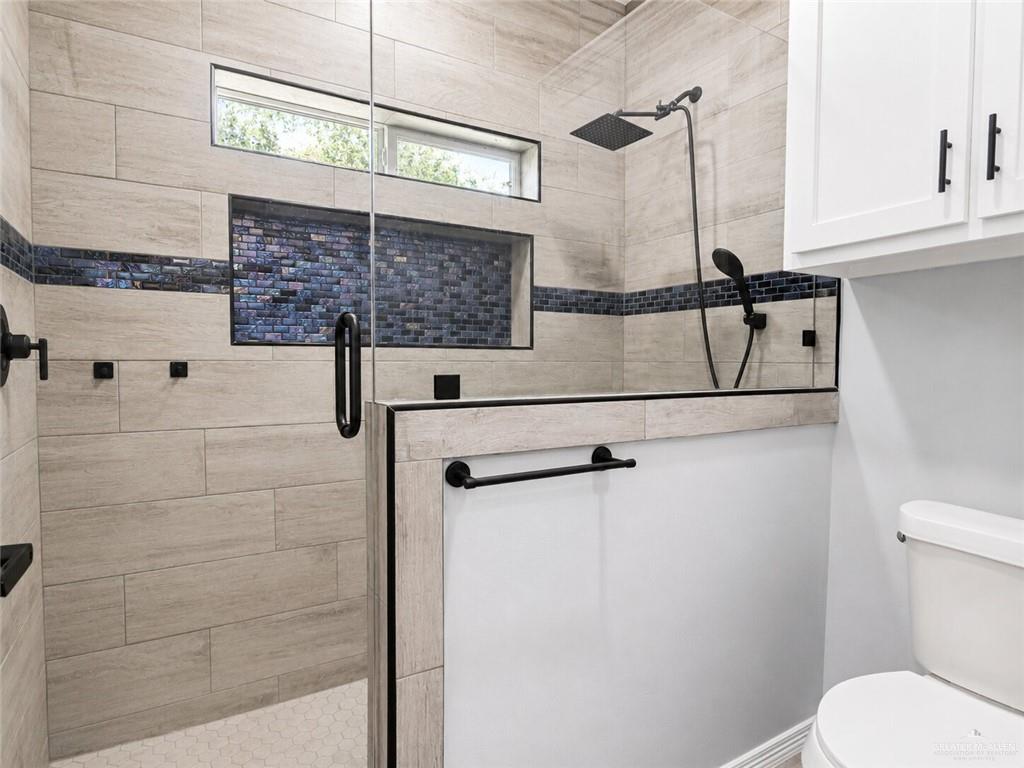 Photo 11 of 408 Violet Street