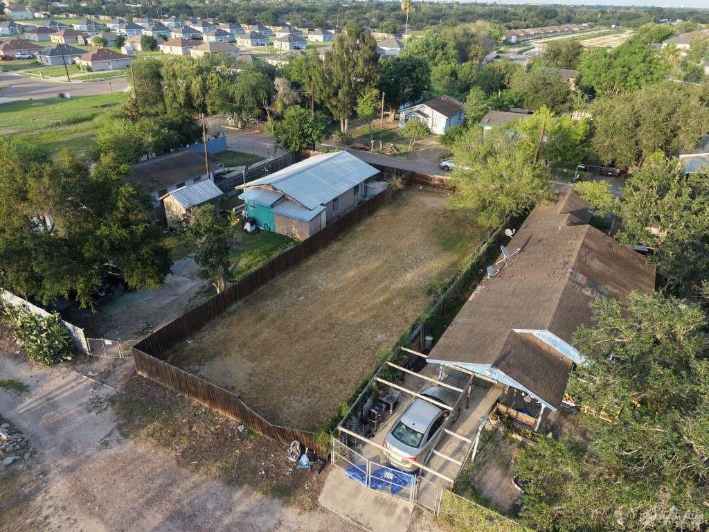 Photo 2 of 609 25th Street