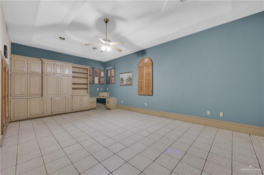 Photo 11 of 801 Meadow Wood Drive
