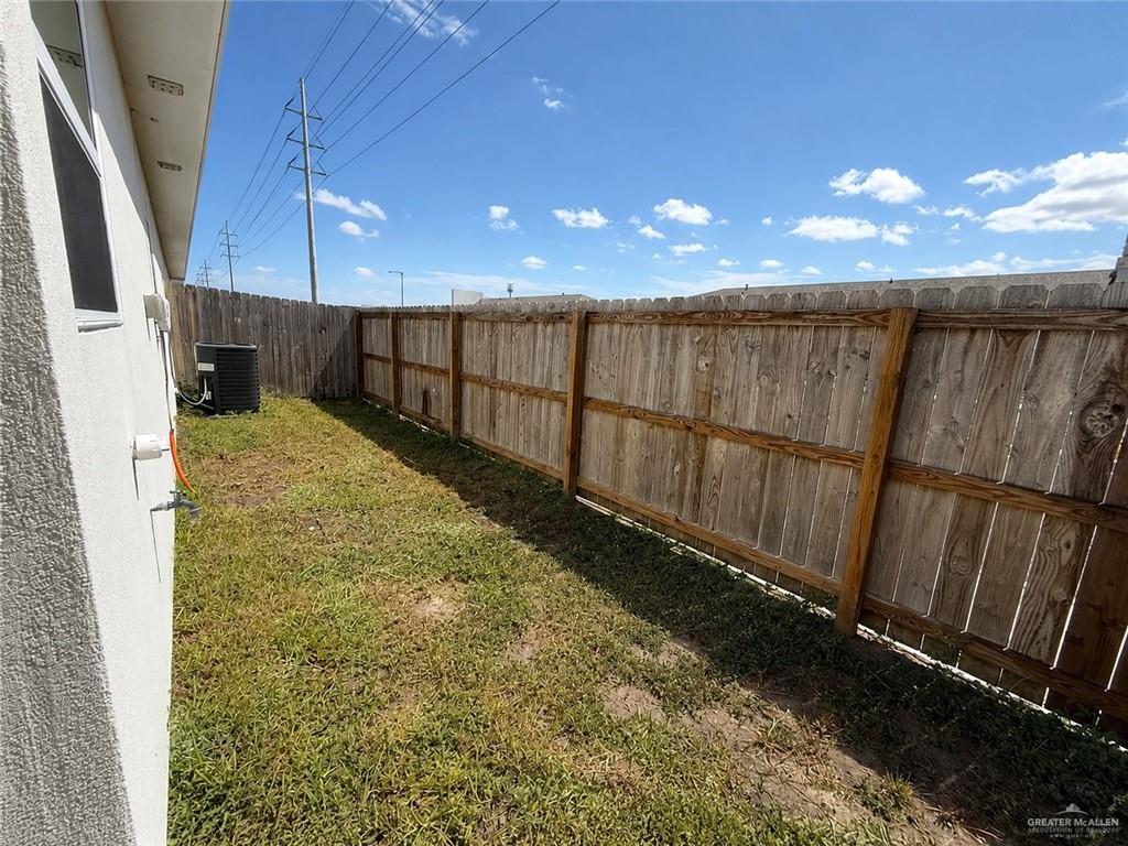 Photo 11 of 3101 Sandlewood Street #1