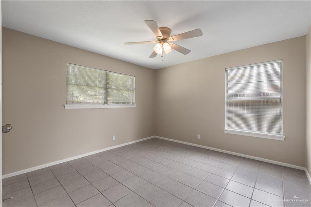 Photo 12 of 1422 Gardenia Avenue
