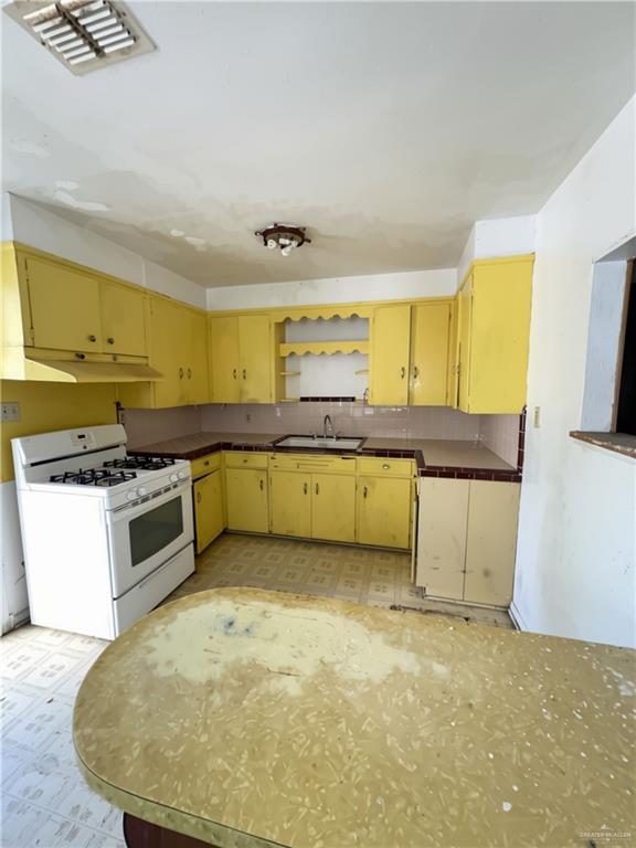 Photo 4 of 608 Hackberry Avenue
